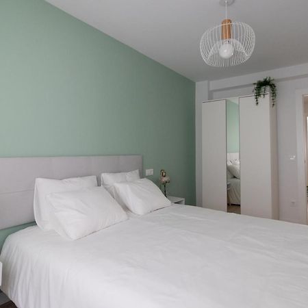 Lujoso Apartamento Entre 2 Playas Con Garaje, Wifi กิฮอน ภายนอก รูปภาพ