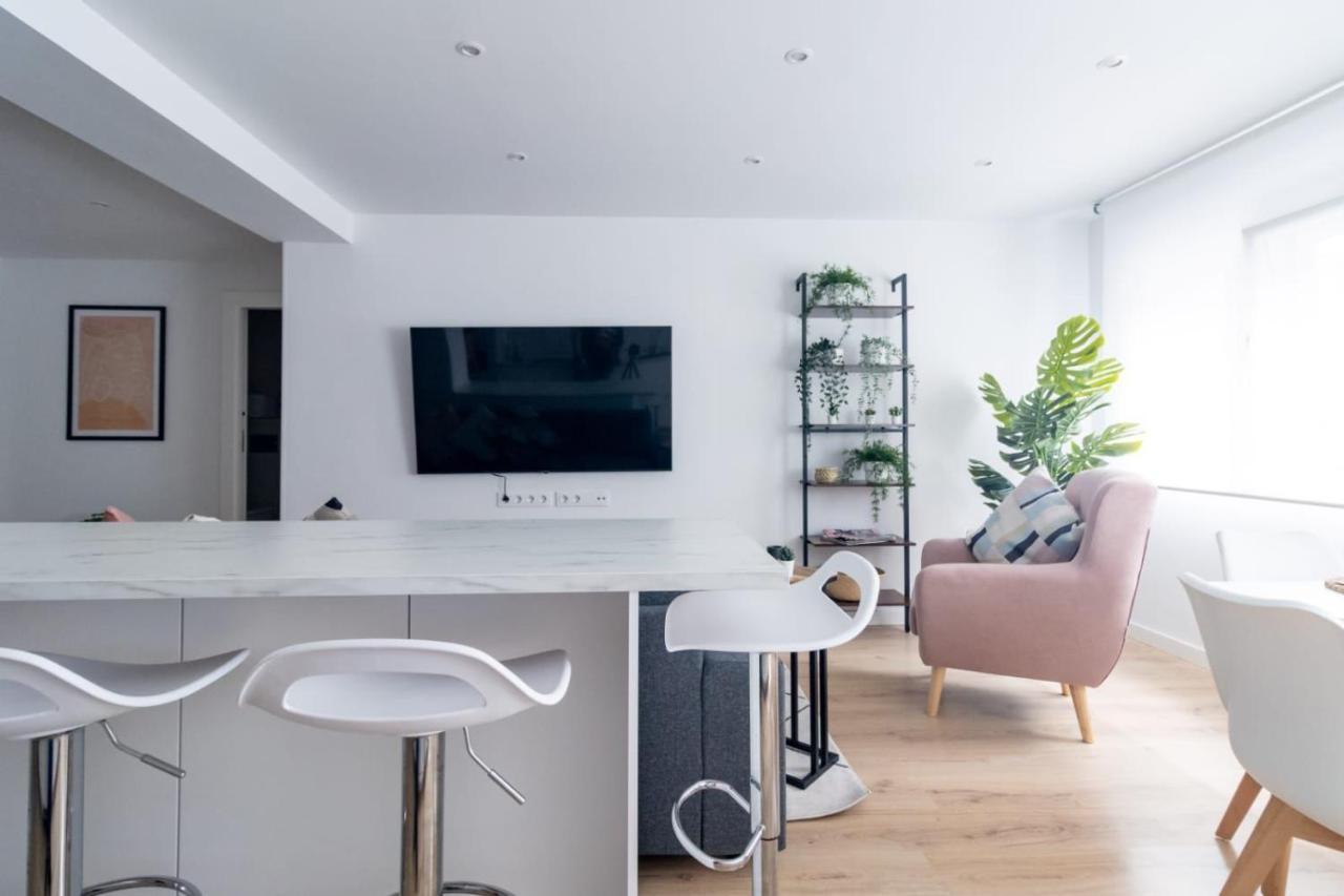 Lujoso Apartamento Entre 2 Playas Con Garaje, Wifi กิฮอน ภายนอก รูปภาพ