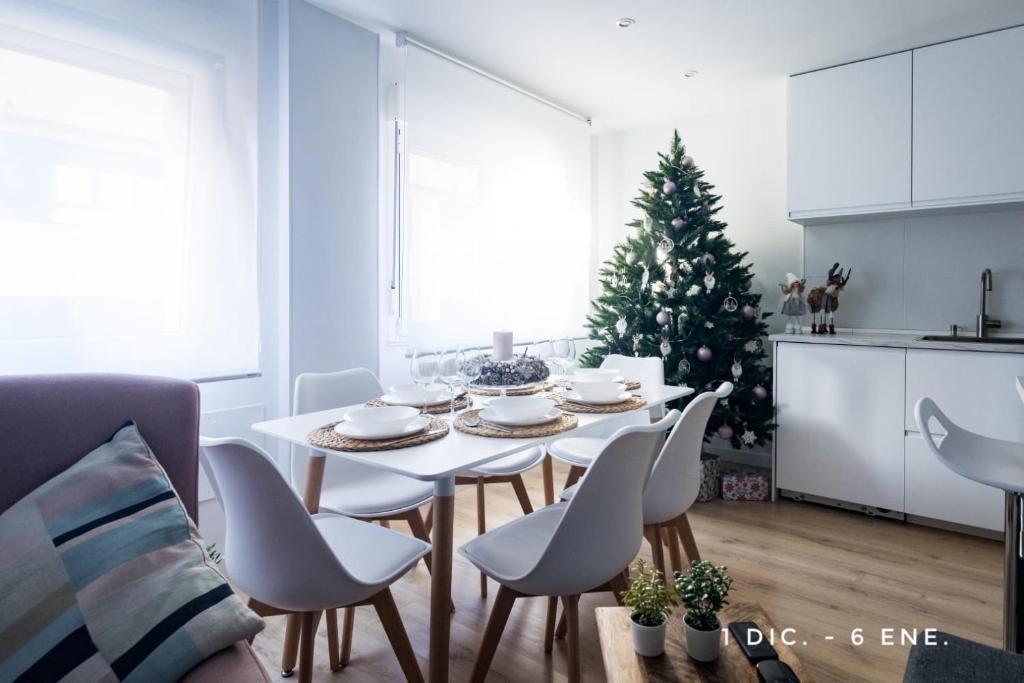 Lujoso Apartamento Entre 2 Playas Con Garaje, Wifi กิฮอน ภายนอก รูปภาพ